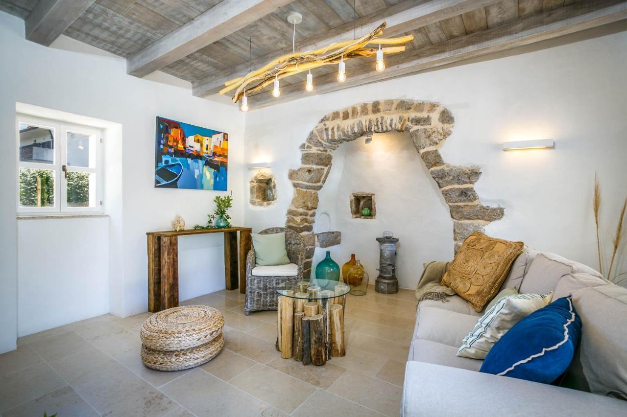 Heritage Laurel Vila
