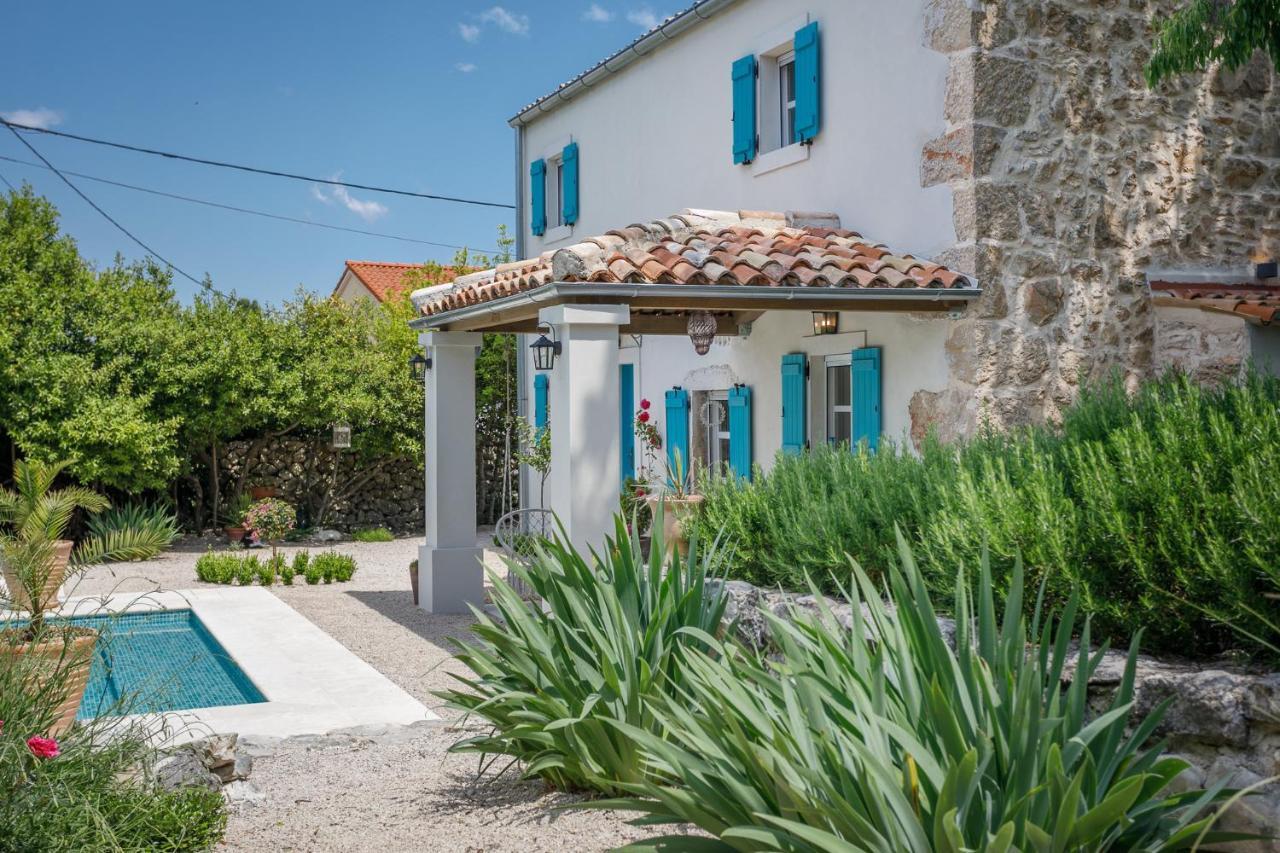 Heritage Laurel Vila *