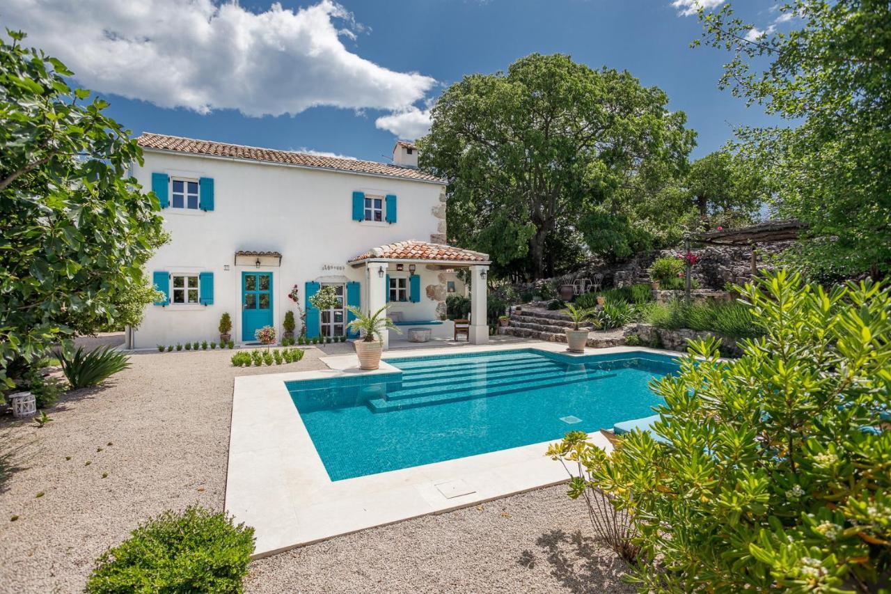 Heritage Laurel Vila